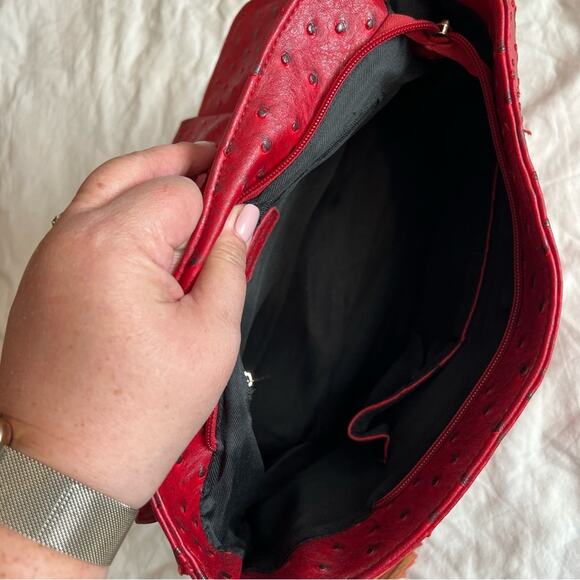 Imoshion Red Faux Ostrich Chain Link Handbag - Picture 6 of 16
